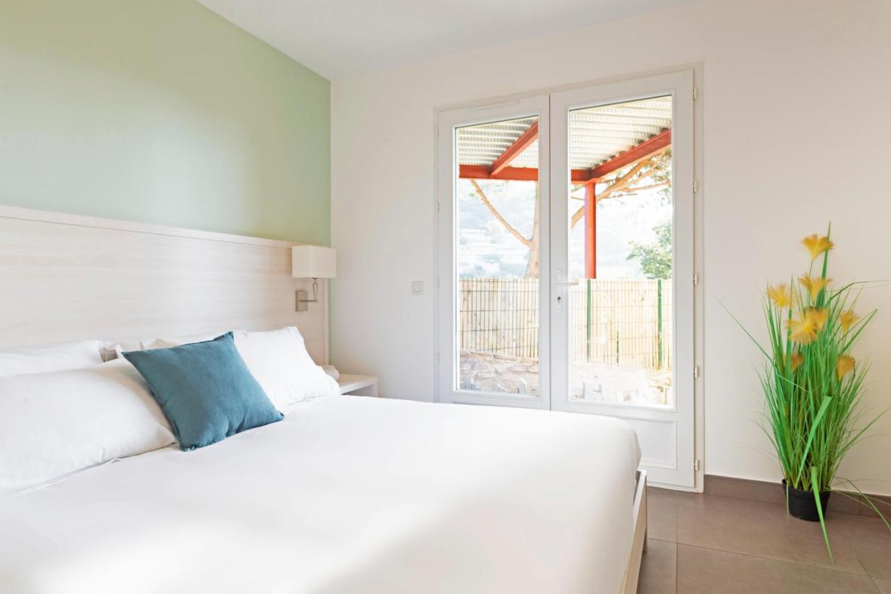 FOSSETTE - Joli 4 pieces avec une belle terrasse et proche de la plage - prestations de qualités et services hôteliers Le Lavandou Esterno foto